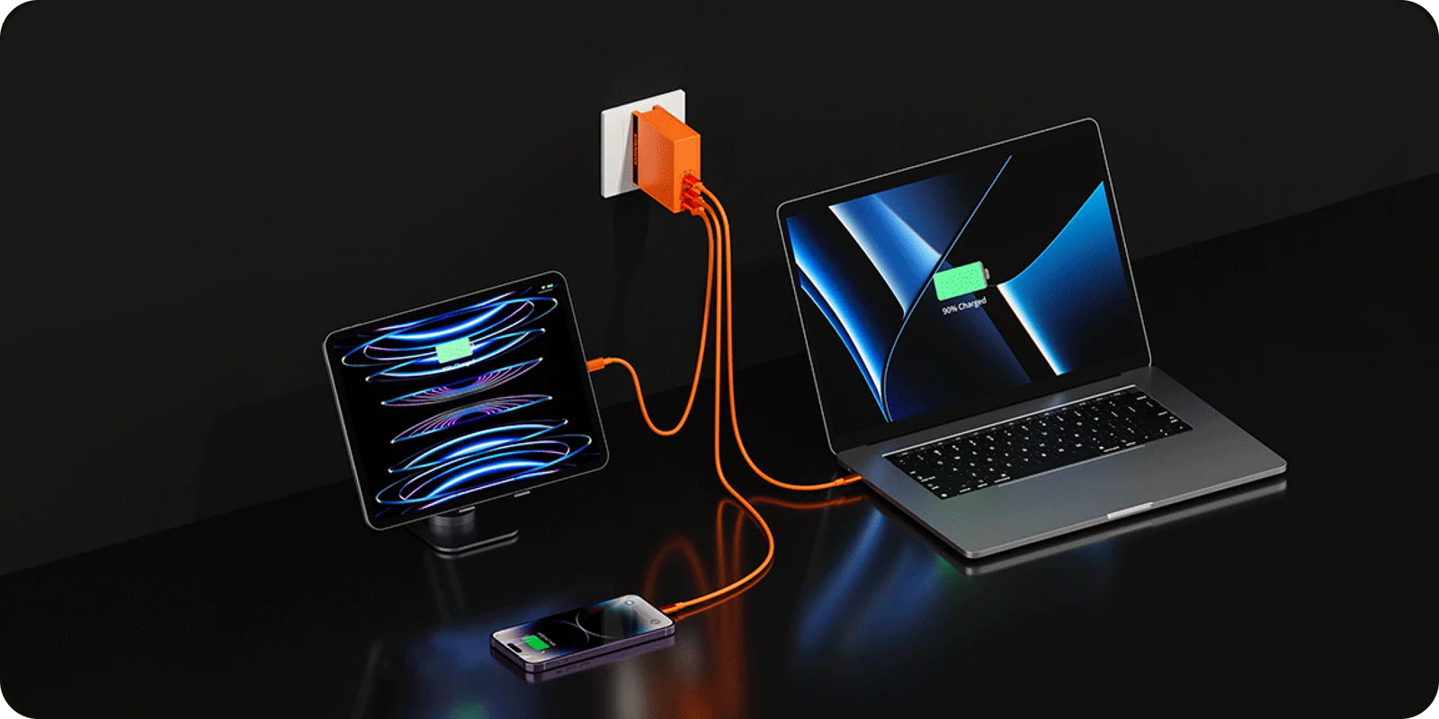 Ładowarka SHARGE 140W PD 3.1 z trzema podłączonymi urządzeniami, laptop, tablet, telefon,