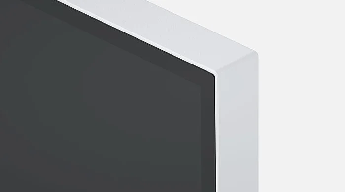 EIZO EV2360 — Zbliżenie smukłej ramki obudowy w wersji białej.